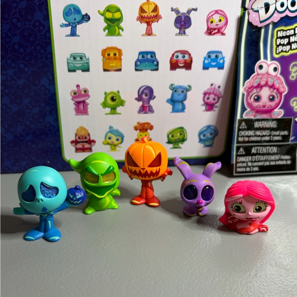 Disney Doorables Neon Pop Nightmare Before Christmas Set - Picture 4 of 4